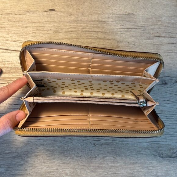 Kate Spade full size leather wallet - Picture 3 of 4
